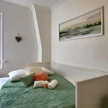Primavera : Beau 2-pieces Proche Paris, Rer B 450m Apartment *